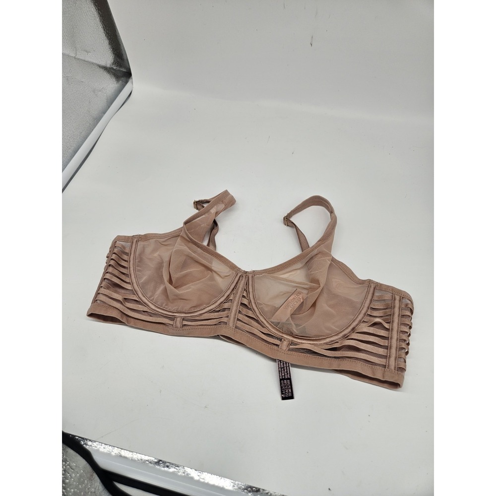 Victoria's Secret Nude Unlined Plunge Underwire Bra NWT 38C